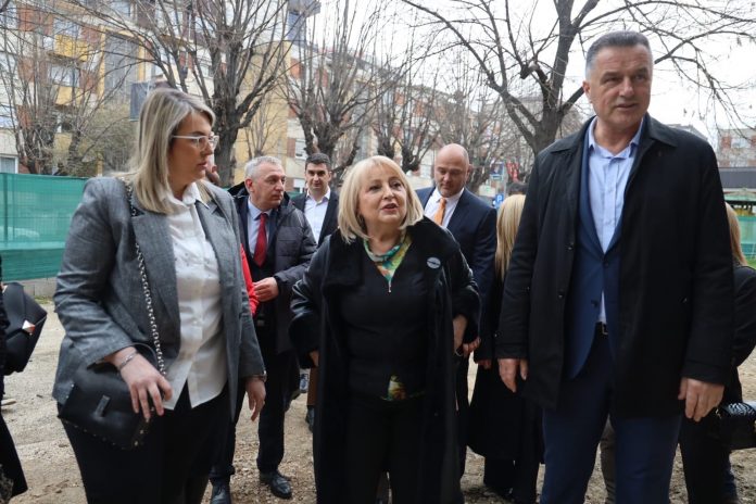 gradonacelnik-bisevac-i-ministarka-djukic-dejanovic-obisli-radove-na-izgradnji-vrtica-“nase-dete”