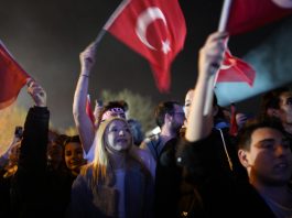 opoziciona-chp-vodi-na-lokalnim-izborima-u-turskoj