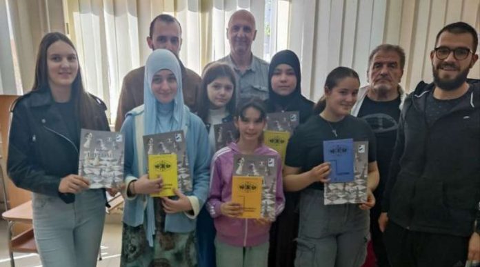 sah-u-skole:-dobar-odziv-u-osnovnoj-skoli-avdo-medjedovic