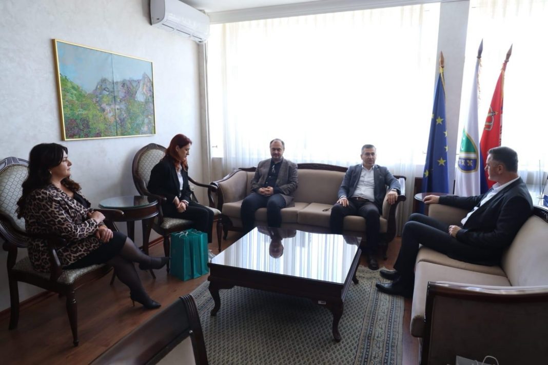 bisevac-ugostio-direktora-instituta-“yunus-emre”