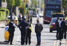 Britanija: Uhapšen muškarac sa mačem koji je ubo više građana i policajaca britanija:-uhapsen-muskarac-sa-macem-koji-je-ubo-vise-gradjana-i-policajaca