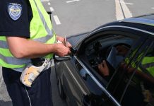 Policija oduzela “Pasat” od vozača koji je u Tutinu izazvao saobraćajnu nezgodu policija-oduzela-“pasat”-od-vozaca-koji-je-u-tutinu-izazvao-saobracajnu-nezgodu