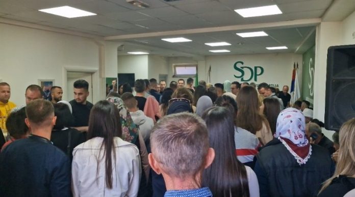 izvanredna-podrska-listi-sdp-u-tutinu-(foto) izvanredna-podrska-listi-sdp-u-tutinu-(foto)