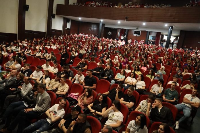 u-novom-pazaru-odrzana-tribina-“na-maturu-bez-automobila”