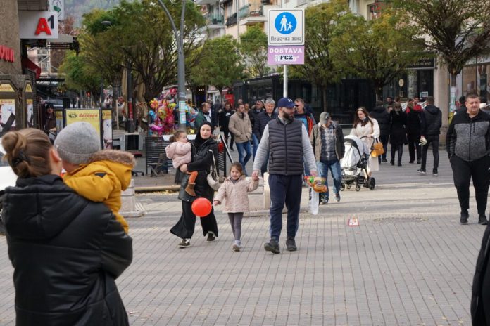 novi-pazar-medju-pet-opstina-sa-najvise-clanova-po-domacinstvu