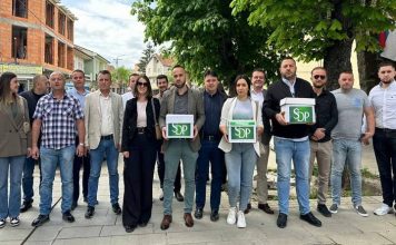 Proglašena lista SDP-a u Tutinu “Probudite se ljudi – Lejla Redžematović” proglasena-lista-sdp-a-u-tutinu-“probudite-se-ljudi-–-lejla-redzematovic”
