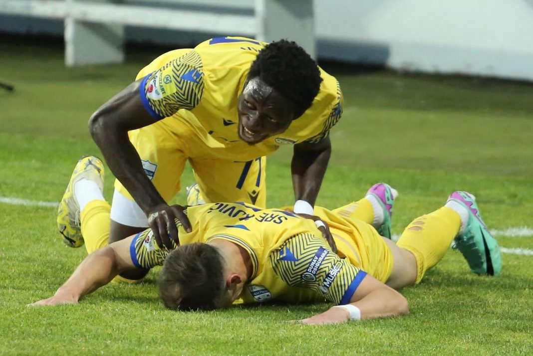 crveni-karton-za-pazar-i-penal-u-korist-domacina-obezbedili-opstanak-fubalerima-zeleznicara