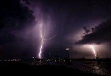 Nakon Novog Pazara jako nevreme pogodilo i Beograd! Munje parale nebo, voda nosila sve pred sobom nakon-novog-pazara-jako-nevreme-pogodilo-i-beograd!-munje-parale-nebo,-voda-nosila-sve-pred-sobom