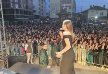 SDP: Koncert Džejle Ramović u Tutinu završen spektakularnim vatrometom sdp:-koncert-dzejle-ramovic-u-tutinu-zavrsen-spektakularnim-vatrometom