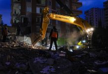 Turska: Srušila se zgrada u Istanbulu, više ljudi zarobljeno ispod ruševina turska:-srusila-se-zgrada-u-istanbulu,-vise-ljudi-zarobljeno-ispod-rusevina