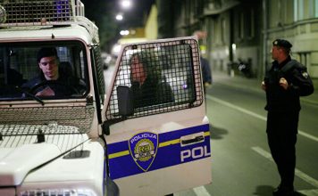 Sekirom udarao automobile, u kući mu pronađeno telo žene sekirom-udarao-automobile,-u-kuci-mu-pronadjeno-telo-zene