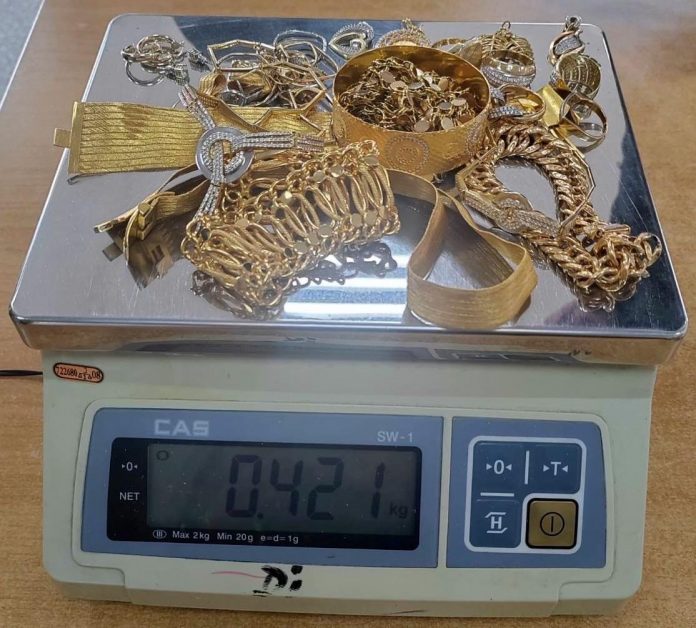 na-prelazu-gradina-sprecen-sverc-pola-kilograma-zlata