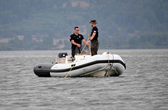 prevrnuo-se-camac-na-zlatarskom-jezeru,-nestao-muskarac