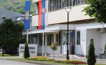 Pazarac falsifikovao brendirane čarape, policija zaplenila robu u vrednosti tri miliona dinara pazarac-falsifikovao-brendirane-carape,-policija-zaplenila-robu-u-vrednosti-tri-miliona-dinara