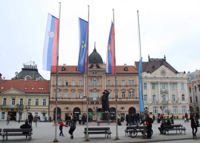 novi-sad:odredjen-pritvor-dvojici-osumnjicenih-za-prevaru-od-330.000-evra