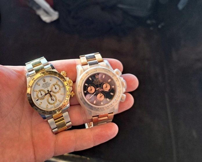 carinici-sprecili-krijumcarenje-dva-“rolex-daytona”-vrednosti-vece-od-65.000-evra carinici-sprecili-krijumcarenje-dva-“rolex-daytona”-vrednosti-vece-od-65.000-evra