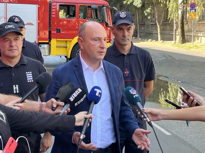 djuric:-nezapamcena-tragedija-zadesila-novi-sad,-proglasicemo-dan-zalosti