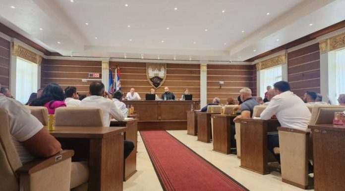 da-li-ce-nova-koalicija-preziveti-ili-sjenicu-cekaju-novi-izbori? 