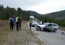 Žestok sudar kamiona i automobila kod Zlatibora: Prednji deo na oba vozila skoro potpuno slupan zestok-sudar-kamiona-i-automobila-kod-zlatibora:-prednji-deo-na-oba-vozila-skoro-potpuno-slupan