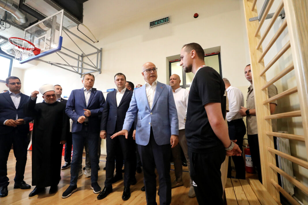 vucevic:-srbija-ce-nastaviti-sa-ulaganjima-u-novi-pazar