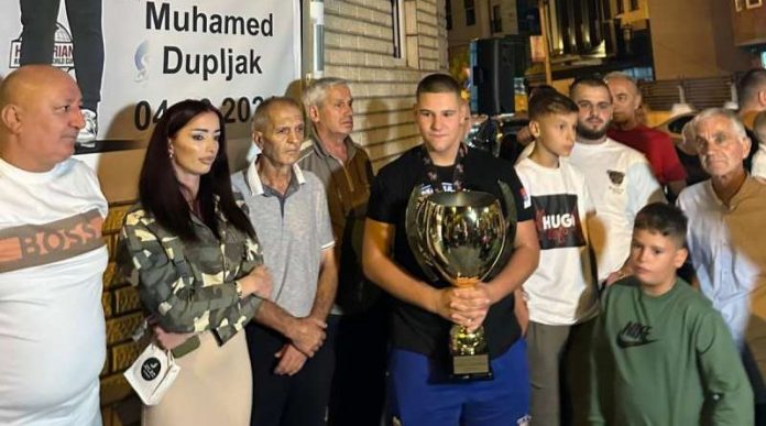 pazarci-docekali-svetskog-sampiona-muhameda-dupljaka