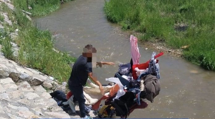 komunalna-milicija-kaznila-lica-zbog-bacanja-otpada-u-reku-rasku