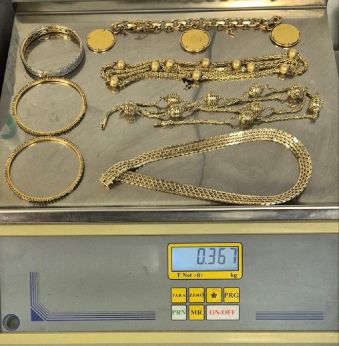 na-horgosu-carinici-pronasli-400-grama-neprijavljenog-zlata