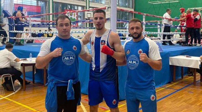 ps-u-boksu:-pazarci-u-sest-finala ps-u-boksu:-pazarci-u-sest-finala