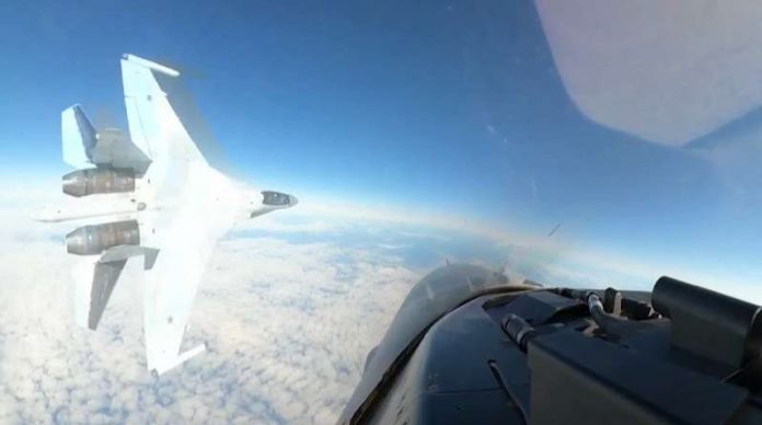 objavljen-snimak-susreta-ruskog-i-americkog-aviona-u-blizini-aljaske