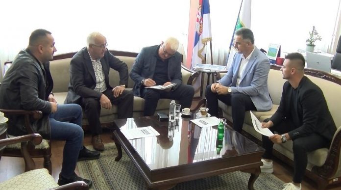 pomeraj-granice,-postani-deo-tima