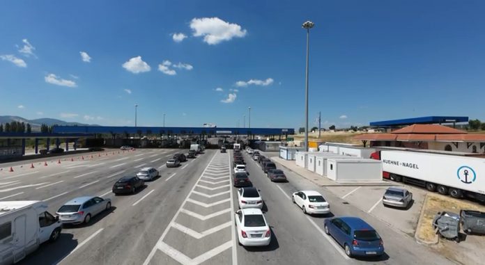 vozac-kamiona-preminuo-na-turskoj-granici:-uzrok-smrti-najverovatnije-je-srcani-udar