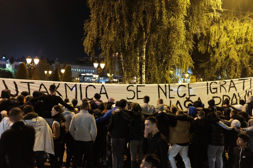 navijaci-novog-pazara-protestovali-protiv-odluke-fudbalskog-saveza-srbije