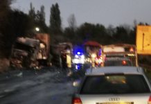 Stravična nezgoda kod Gornjeg Milanovca: Sudarila se dva kamiona, a potom se zapalila (FOTO) stravicna-nezgoda-kod-gornjeg-milanovca:-sudarila-se-dva-kamiona,-a-potom-se-zapalila-(foto)