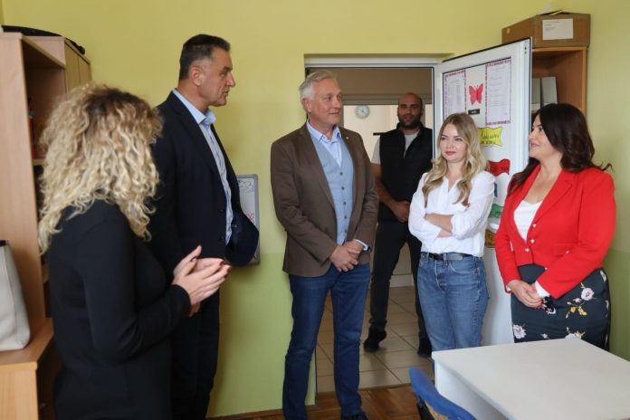 gradonacelnik-obisao-udruzenje-za-pomoc-mnro-“tahir-tasa-delic”