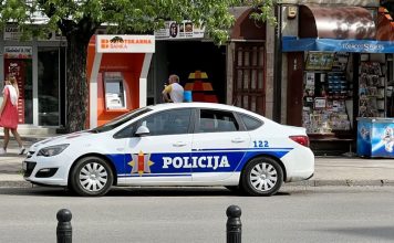 Crna Gora: Nastavljena potraga za osumnjičenim za dvostruko ubistvo u Sokolcu crna-gora:-nastavljena-potraga-za-osumnjicenim-za-dvostruko-ubistvo-u-sokolcu