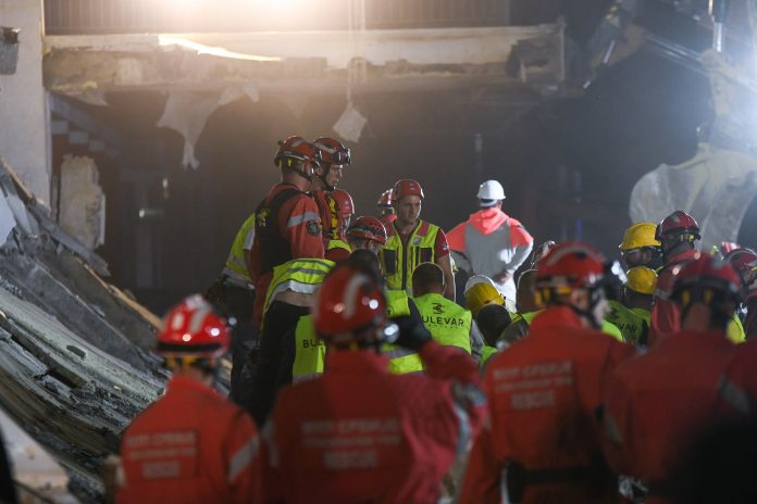 izvuceno-i-13.-telo-iz-rusevina,-ne-ocekujemo-vise-zrtava izvuceno-i-13.-telo-iz-rusevina,-ne-ocekujemo-vise-zrtava