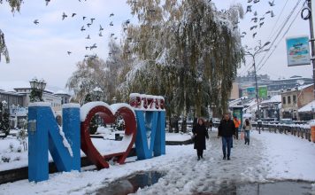 Sneg u Novom Pazaru izazvao probleme u snabdevanju električnom energijom sneg-u-novom-pazaru-izazvao-probleme-u-snabdevanju-elektricnom-energijom