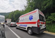 Teška nesreća kod Kraljeva: Automobil pokosio pešaka dok je prelazio kolovoz teska-nesreca-kod-kraljeva:-automobil-pokosio-pesaka-dok-je-prelazio-kolovoz