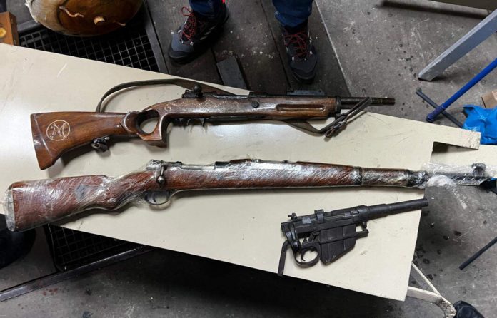 uhapsen-muskarac-u-kragujevcu-kod-koga-su-pronadjene-puske,-pistolj-i-municija uhapsen-muskarac-u-kragujevcu-kod-koga-su-pronadjene-puske,-pistolj-i-municija