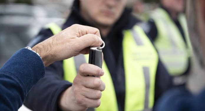 armin-d-kaznjen-sa-2.000-eura:-vozio-bez-dozvole,-pod-dejstvom-droga-i-neregistrovanim-vozilom armin-d-kaznjen-sa-2.000-eura:-vozio-bez-dozvole,-pod-dejstvom-droga-i-neregistrovanim-vozilom