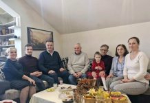 Komšijska ljubav u Novom Pazaru: Božić u domu porodice Đokić komsijska-ljubav-u-novom-pazaru:-bozic-u-domu-porodice-djokic