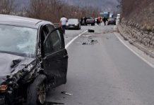 (FOTO) Točkovi pokidani, a delovi rasuti po putu: Silovit sudar dva vozila (foto)-tockovi-pokidani,-a-delovi-rasuti-po-putu:-silovit-sudar-dva-vozila