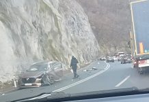 (FOTO) Žestok sudar dva vozila: Policija reguliše saobraćaj na toj deonici (FOTO) (foto)-zestok-sudar-dva-vozila:-policija-regulise-saobracaj-na-toj-deonici-(foto)