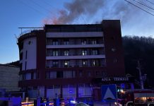 (VIDEO) Požar u restoranu Titanic u Novom Pazaru: Vatrogasci na terenu, nema povređenih (video)-pozar-u-restoranu-titanic-u-novom-pazaru:-vatrogasci-na-terenu,-nema-povredjenih