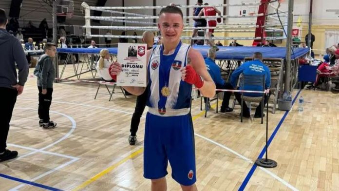 bokseri-novog-pazara-porazeni-od-radnickog,-pobedili-vanic-i-mihajlovic bokseri-novog-pazara-porazeni-od-radnickog,-pobedili-vanic-i-mihajlovic