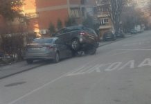 (FOTO) Mercedesom se „popeo“ na vozilo parkirano na trotoaru (foto)-mercedesom-se-„popeo“-na-vozilo-parkirano-na-trotoaru