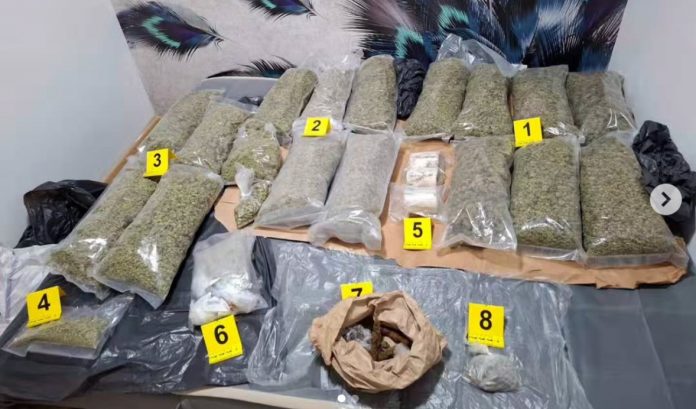 dacic:-zaplenjena-velika-kolicina-droge,-uhapsen-osumnjiceni-za-trgovinu-narkoticima