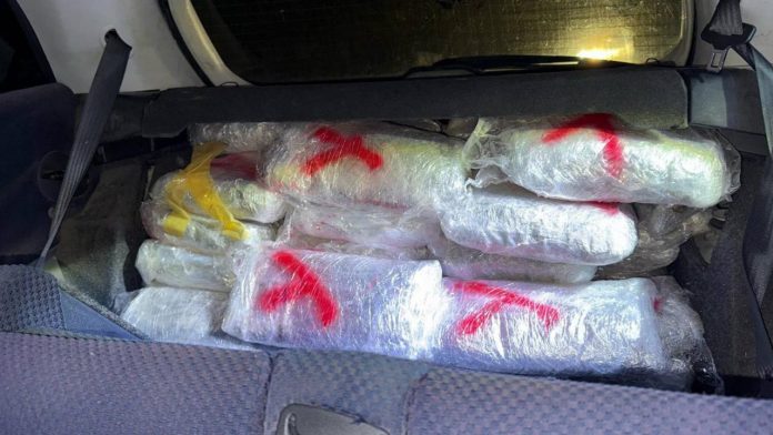 (foto)-policija-u-karajukica-bunarima-pronasla-55-kg-materije-za-koju-sumnja-da-je-marihuana