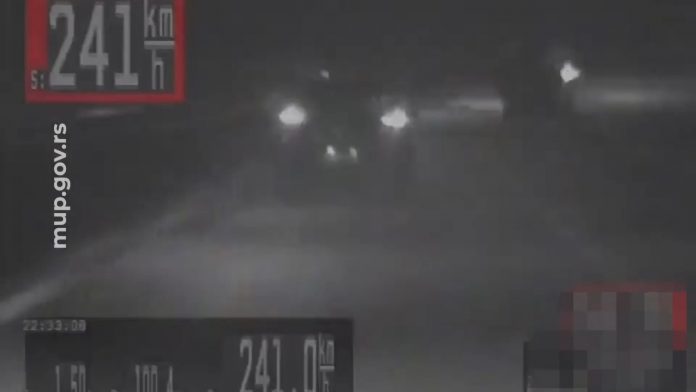 vozac-sa-probnom-dozvolom-zaustavljen-zbog-brzine-vece-od-240-kilometara-na-cas