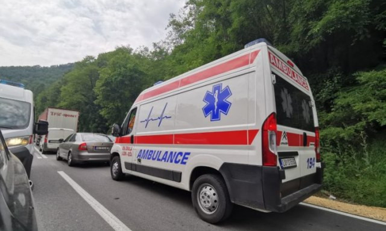 strasan-sudar-kod-prijepolja!-smrskani-automobili-na-putu-prijepolje-–-nova-varos